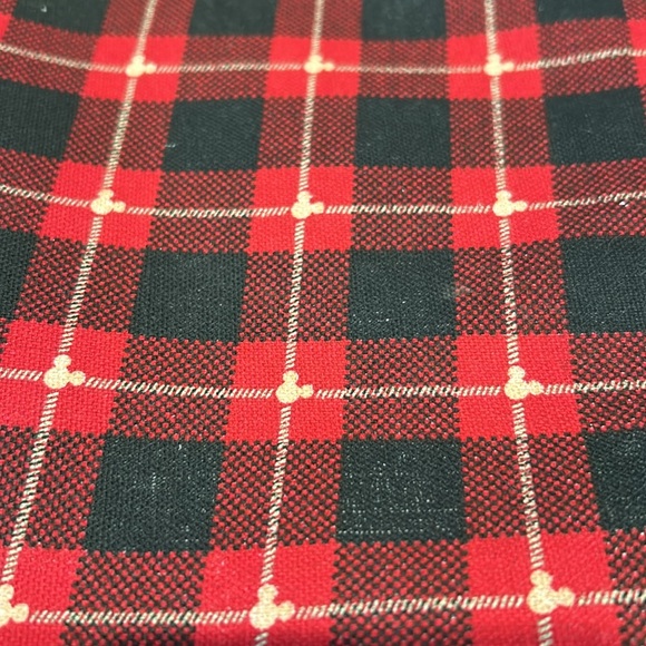 Disney Winter Wishes set of four Mickey and Minnie Mouse placemat. - Picture 8 of 11